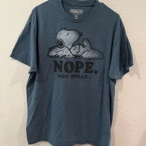 Men’s “Peanuts” shirt XL